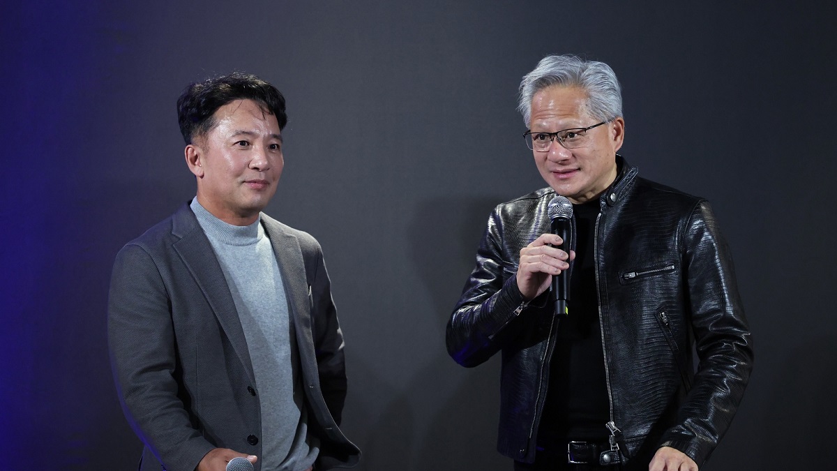 NVIDIA執行長黃仁勳現身《AION2》網咖活動現場， 並以RTX Spark展示新作